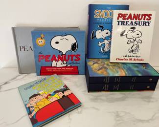 Lot 7743 Gary Larson Far Side  Charles Schulz Peanuts Snoopy  Cartoon Comic Coffee Table Books