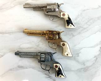 Lot 7619 Vintage Metal Hubley Texan Longhorn Toy Guns