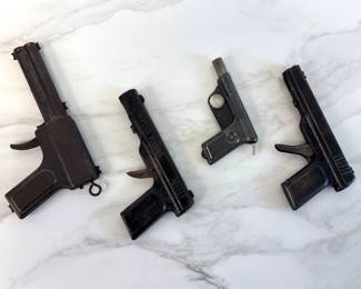 Lot 7609 Vintage Metal Toy Guns  Daisy Squirts  Wyandotte
