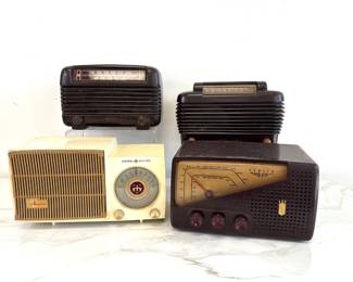 Lot 7601 Vintage Radios Zenith  General Electric  Philco  Stromberg Carlson