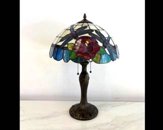 Lot 7680 Tiffany Style Stained Glass Table Lamp