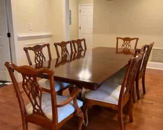 Clawfoot Dining Room Table Chairs