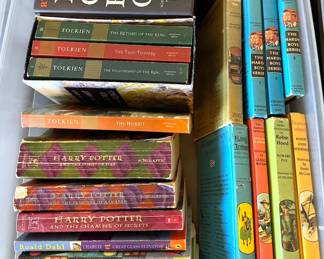 Non-fiction books: foreign politics, spiritual divorce, trauma
Fiction: Agatha Christie, JK Rowling, John Grisham, JR Tolkien, Ken Follett
Coffee Table: Tibet, French Laundry, Native Nations
