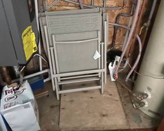 2 chaise lounges 2 for $10