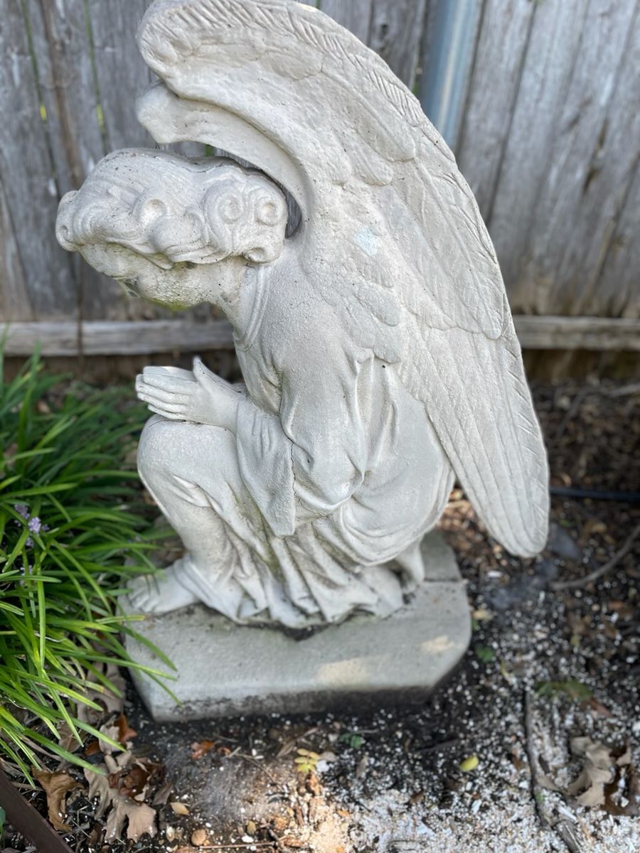 Large hands folded praying angel concrete statue (must move yourself) 