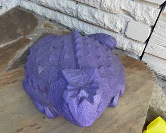 TCU Horned Frog garden statue