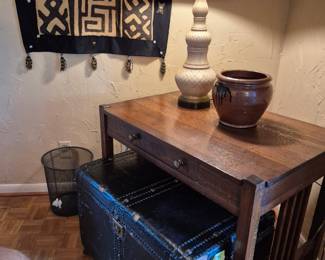 Small writing desk