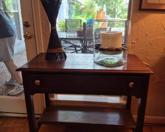 Accent table