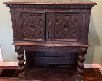 16th Century Furniture (has the year 1569 carved into it!) 