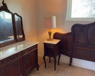 Antique Bedroom Furniture