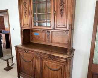 Antique Louis Bar