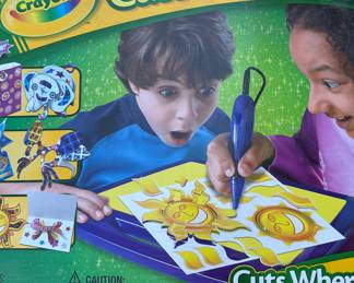Crayola Cutter Sparkle New $6.00