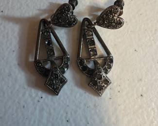 Screw Back Vintage Earrings $5.00