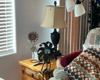 lamps, side tables that match entertainment center and some more home decor