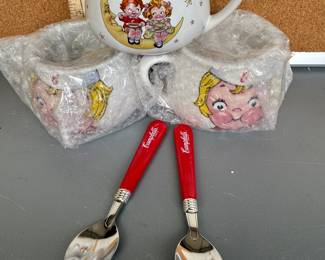 3 Campbel's Mugs and 2 Spoons $6.00