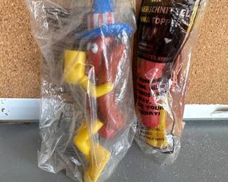 2 Wienerschnitzel Antenna Toppers In Bag $10.00