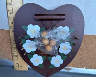 Wood Chimes $5.00