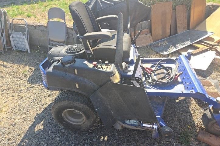 Zero-turn mower