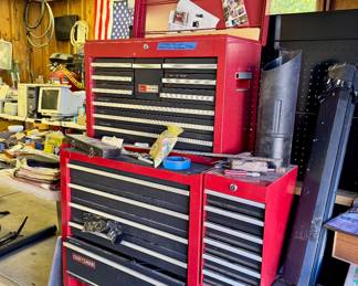 Craftsman rollaway tool box