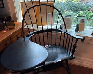 Historical Philadelphia Writing Desk in excellent condition