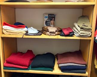 Men's sweaters - size L, hats and gloves