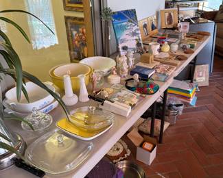 kitchen, bowls, cooking things, artwork