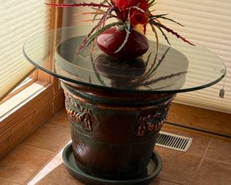 DR corner glass top table