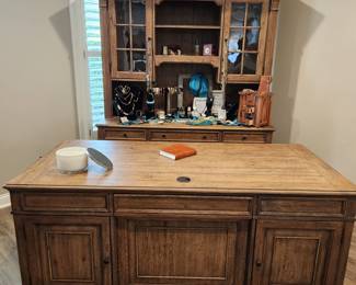 Executive Desk and Hutch