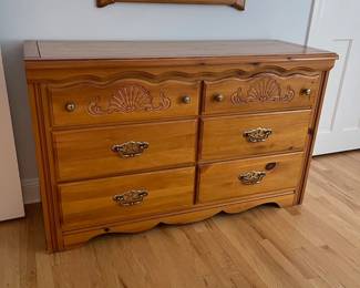 Lea Dresser