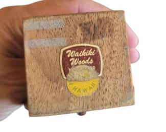 Waikiki Woods Wooden Leaf Letter Holder