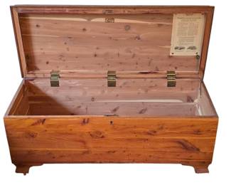 Vintage Lane Cedar Chest