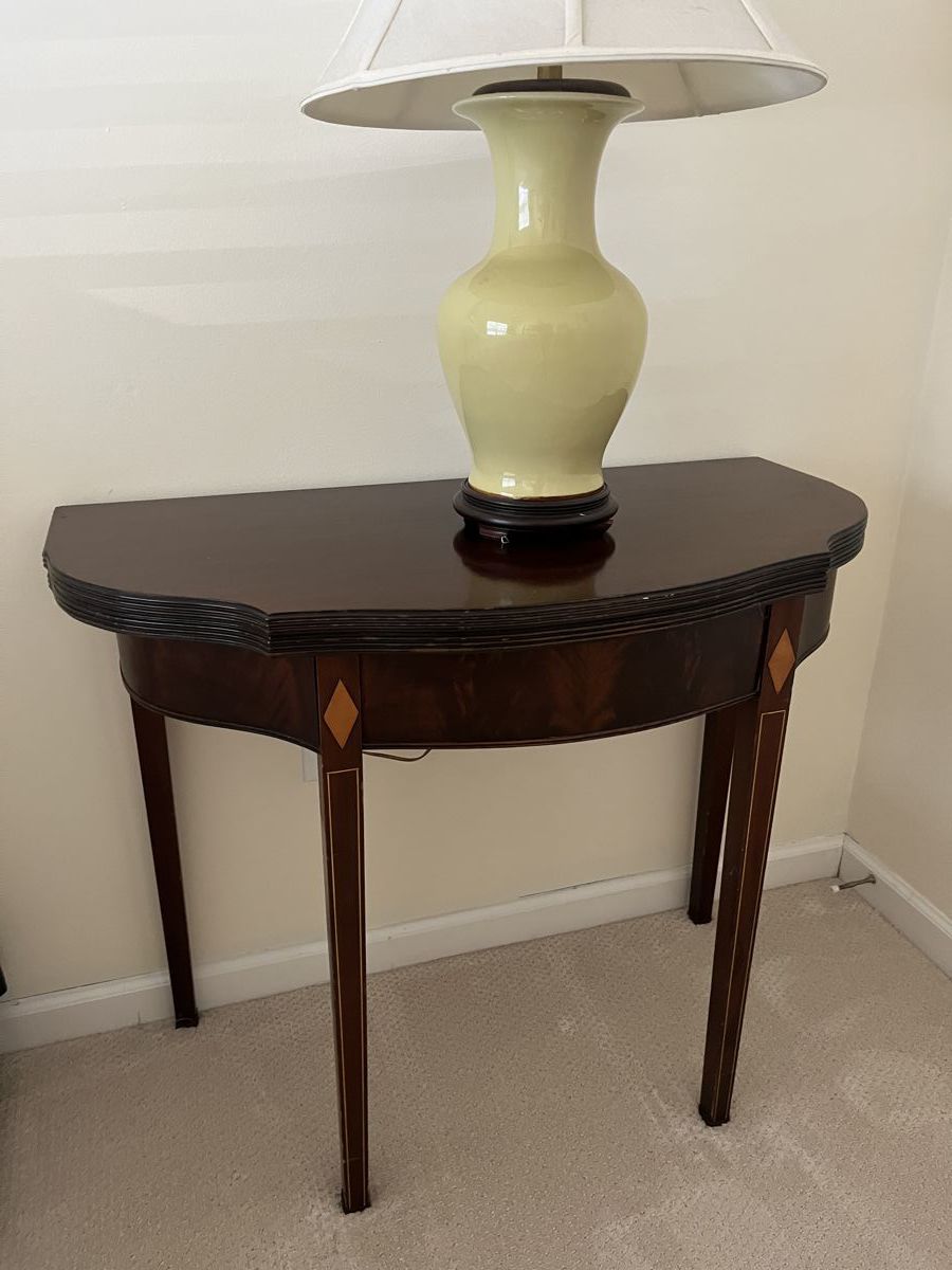 $150 Vintage Hepplewhite-style flip top card table; approx. 29 1/4" x 36" x 17 1/2" (35")