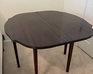 $150 Vintage Hepplewhite-style flip top card table; approx. 29 1/4" x 36" x 17 1/2" (35")