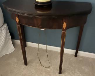 $150 Vintage Hepplewhite-style flip top card table; approx. 29 1/4" x 36" x 17 1/2" (35")