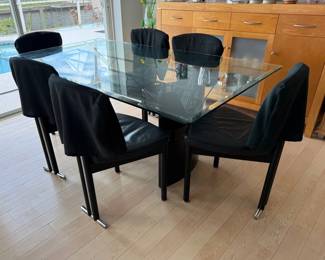 Beautiful Glass And Black Metal Dining Room Table With 6 Chairs