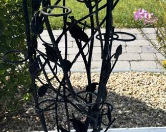 Metal Wire Outdoors Art Piece