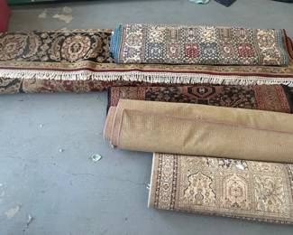 Lot Of 5 Area Rugs Different Sizes And Color