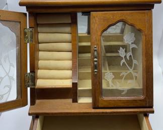 Vintage Style Jewelry Box Spacious