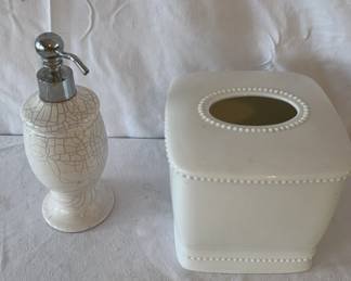 Lot Of 2 Bathroom Accessories Kleenex Holder And Soap Dispenser