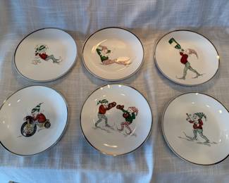 Restoration Hardware Lot Of 6 Holiday Dessert Plates