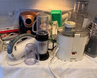 Huge Lot Of Vintage Kitchen Small Appliances