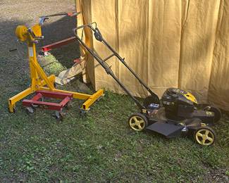 Engine Mount and Lawnmower