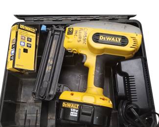 DeWalt Battery Powered Saw DC608- 18V-XRP