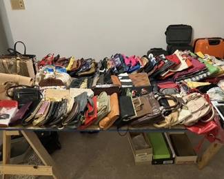 More New & Used Purses, Totes & Bags