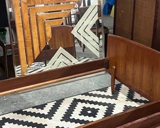 10Mirror Wood V