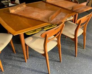 10Surfboard Dining Table