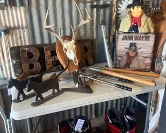 75. Western,  John Wayne -  Grit Poster, Ski boots, etc.