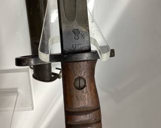 2 WW1 BAYONETS 1917 WINCHESTER, 1907 WILKINSON, 2 WW1 BAYONETS, RARE 1917 U.S ISSUE WINCHESTER. U.S 1917 WITH FIRST TYPE-FIRST VARIATION SCABBARD. BRITISH 1907 WILKINSON