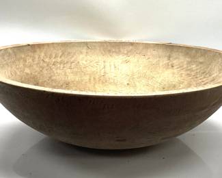 2 ANTIQUE WOODEN DOUGH BOWLS 2 ANTIQUE WOODEN DOUGH BOWLS. LARGE IS 28 INCHES FROM HANDLE TO HANDLE. SMALLER IS 18 INCHES IN DIAMETER. SMALLER BOWL HAS CRACK