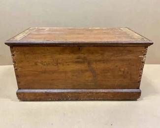Trunk with Handles